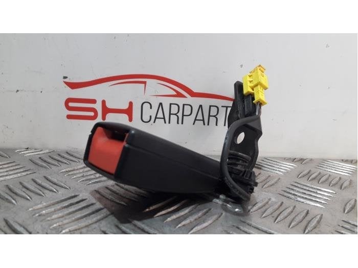 Insertion ceinture de sécurité arrière droite d'un Merced, 3 mois de garantie, Utilisé, -, -