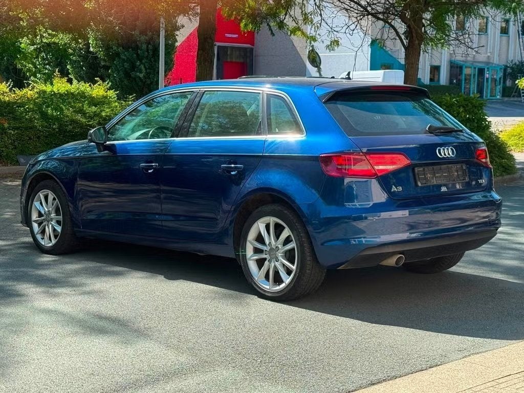 Audi A3 Sportback 1.6 TDI 2013 | Climatisation, Auto's, Euro 5, Stof, Zwart, Blauw