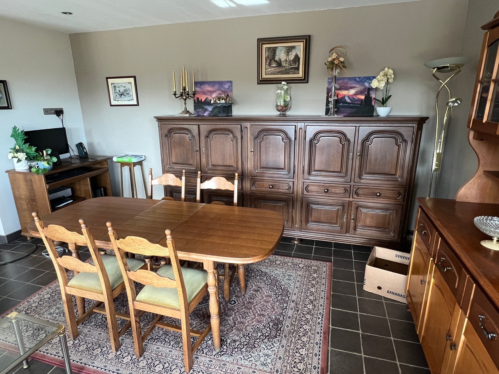 Complete set klassieke kasten, tafels, stoelen, salontafels, Ophalen