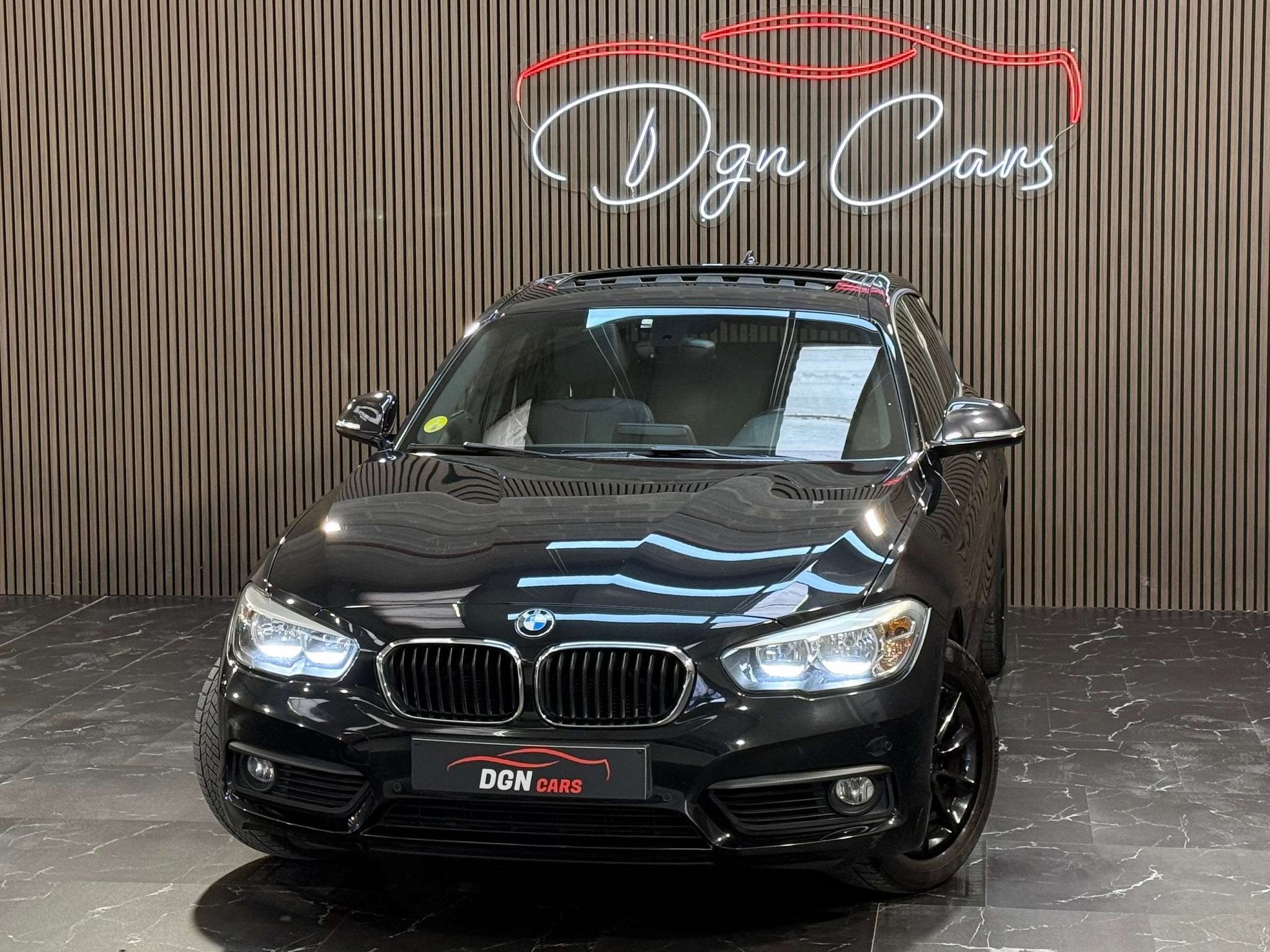 BMW 1 Serie 118 118 dA * Toit Ouvrant + Cuir *, Autos, Cuir, Achat, Noir, 5 portes
