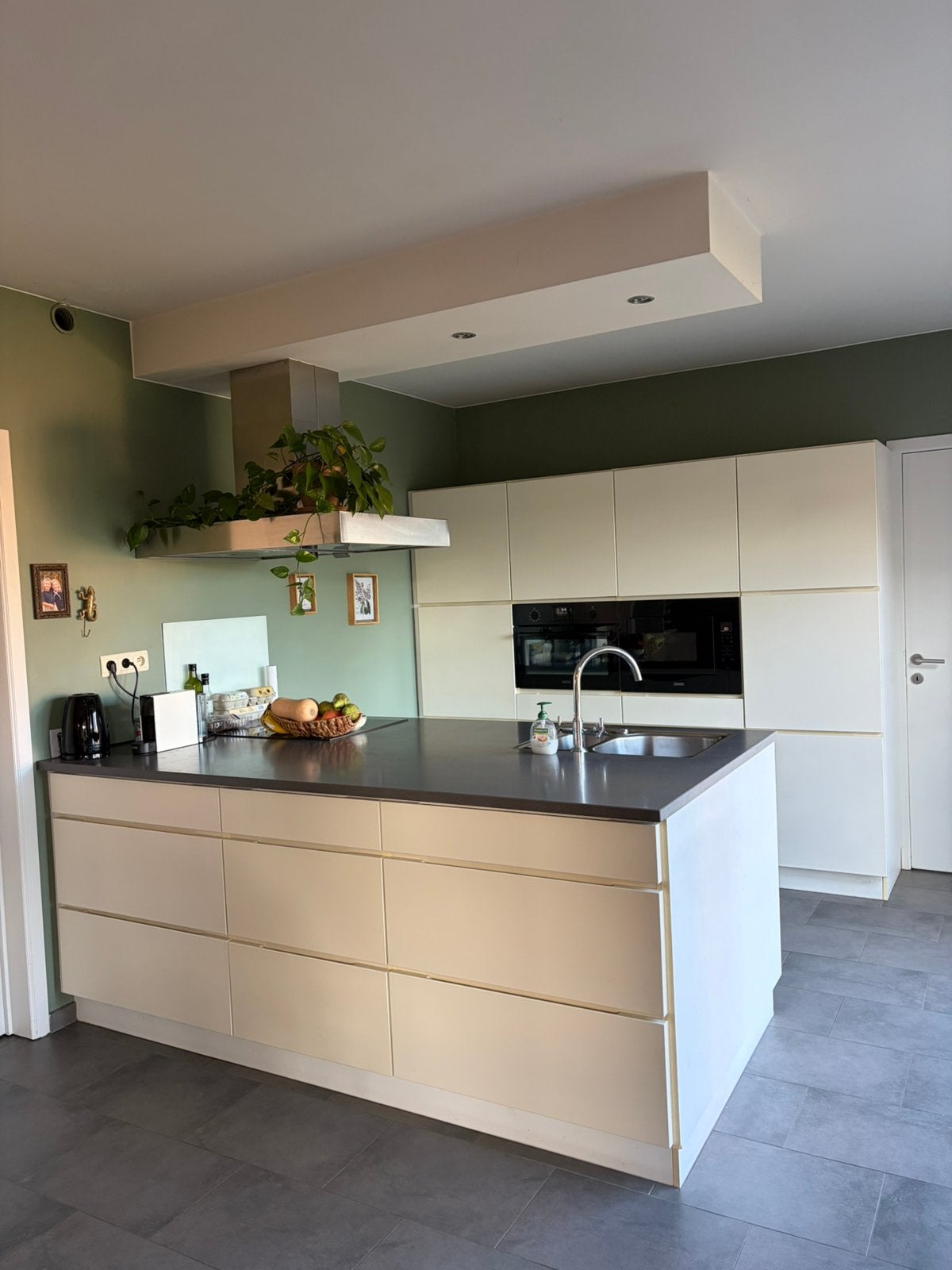 Complete keuken, inclusief toestellen, Huis en Inrichting, Ophalen, Gebruikt, Wit, Composiet