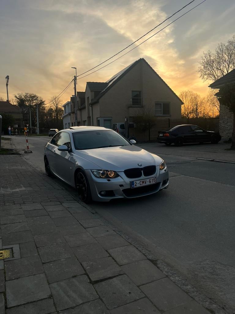 BMW 320i E92 PACK M, Auto's, 4 zetels, Achterwielaandrijving, Zwart, 4 cilinders