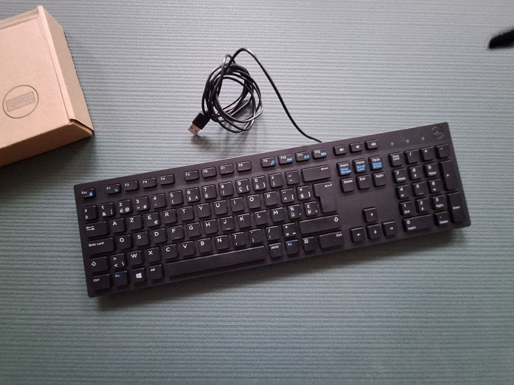 2xDell AZERTY toetsenbord +numeriek klavier–1 nieuw in doos, Ophalen, Multimediatoetsen, DELL, Bedraad