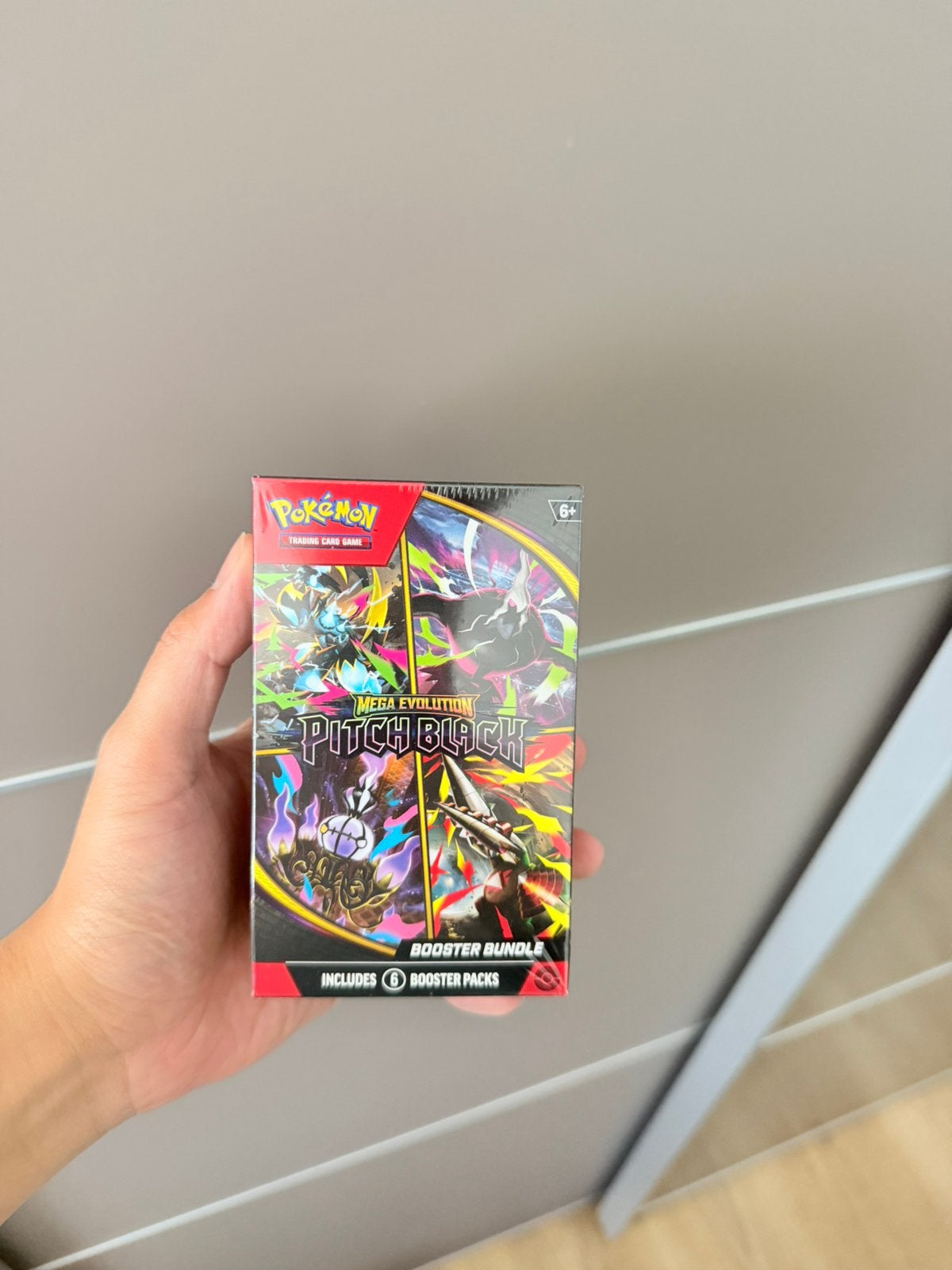 Pitch black booster bundle, Ophalen of Verzenden, Nieuw, Booster