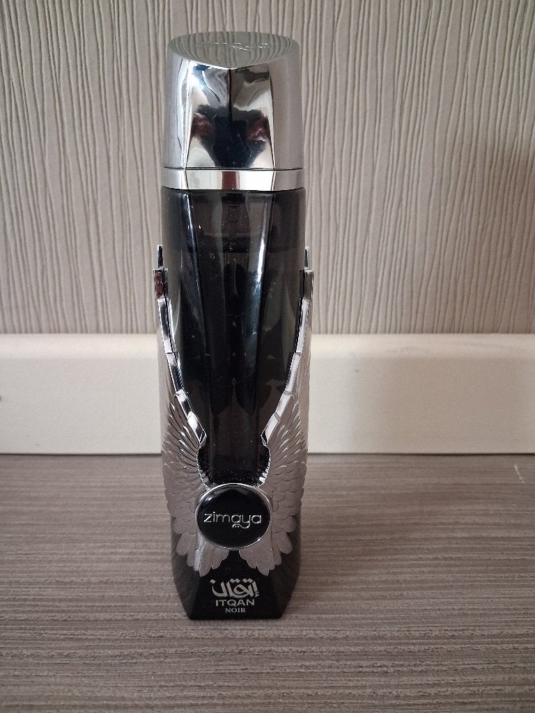 Zimaya Itqan Noir Eau de Parfum 100 ml, Handtassen en Accessoires, Uiterlijk | Parfum, Ophalen of Verzenden, Zo goed als nieuw
