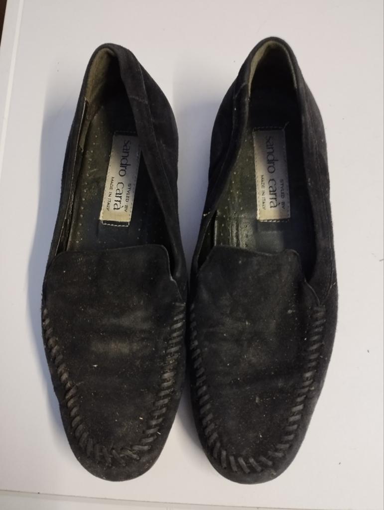 Een paar gesloten dames pantoffels kleur zwart, Ophalen, Zwart