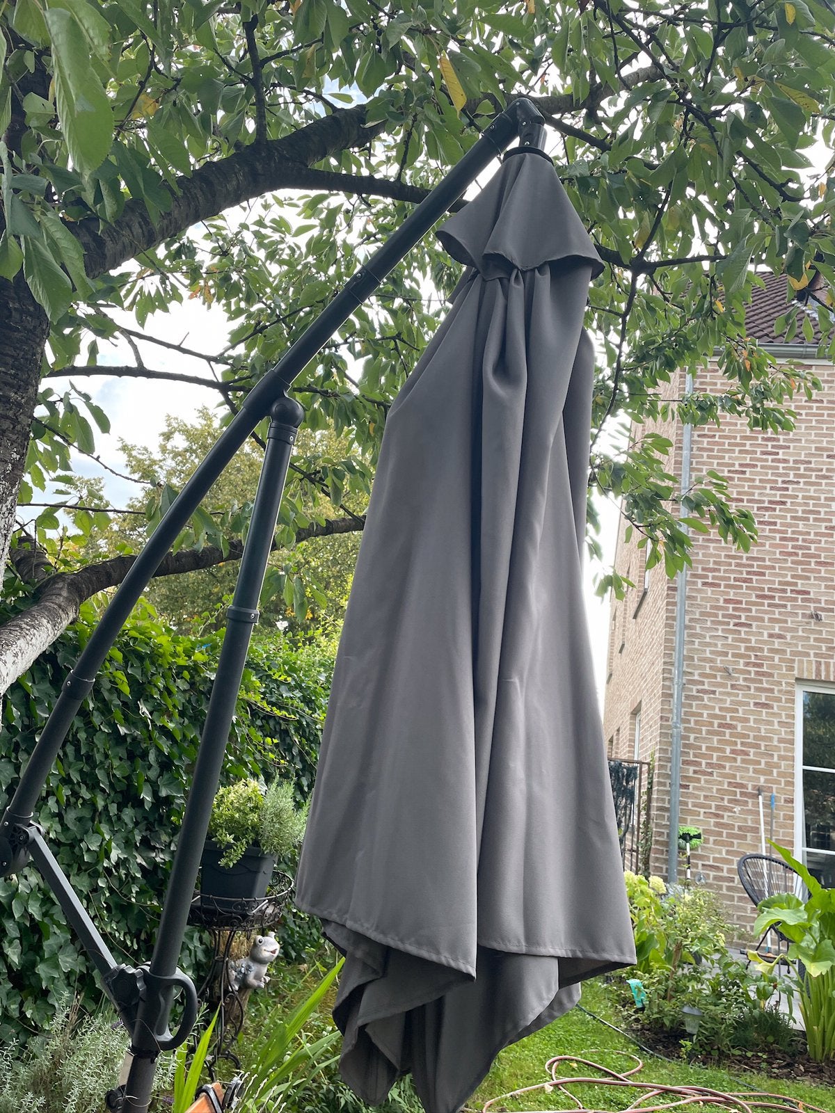 Parasol gris anthracite avec pied,Neuf, Jardin & Terrasse, Enlèvement, Neuf