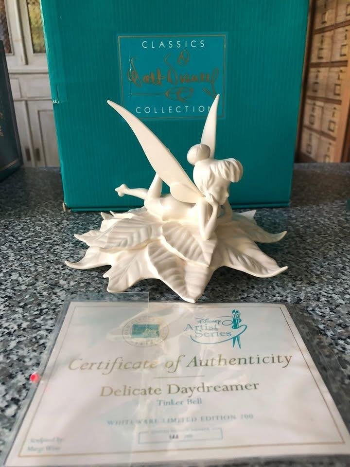 WDCC Peter Pan - Tinkerbell Delicate daydreamer whiteware, Verzamelen, Disney, Ophalen, Zo goed als nieuw, Beeldje of Figuurtje