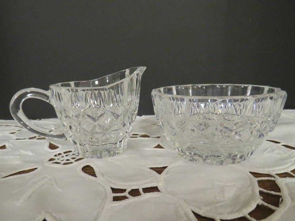 Boheemse kristallen creamer en suikerpot, Antiek en Kunst, Antiek | Glaswerk en Kristal, Ophalen of Verzenden