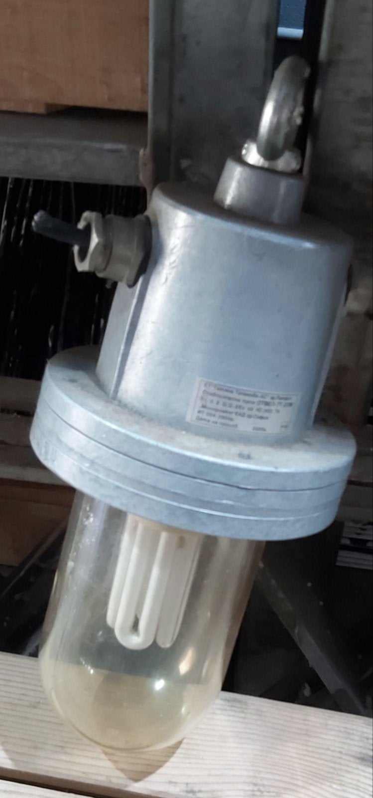 Lamp lampen industriele fabriekslamp, Antiek en Kunst, Curiosa en Brocante, Verzenden