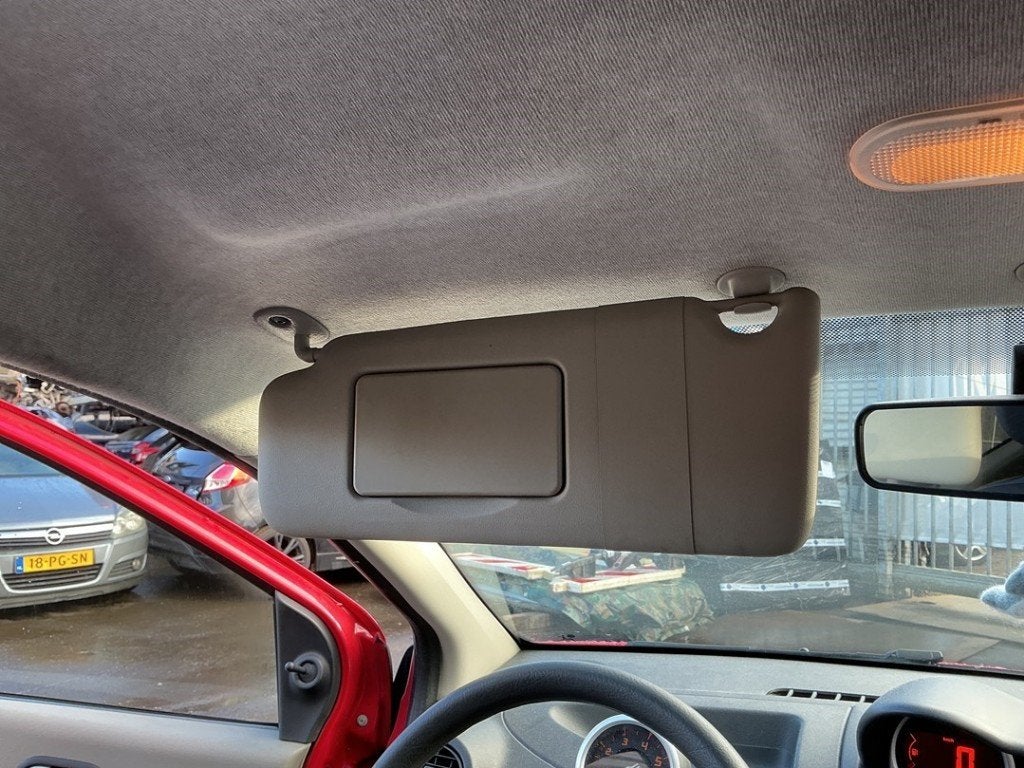 PARE-SOLEIL Renault Twingo II (CN) (01-2007/09-2014), Renault, Utilisé, Peter-Huppertz-Straße 5
51063  Köln, DE, Dialog.deutschland@renault.de