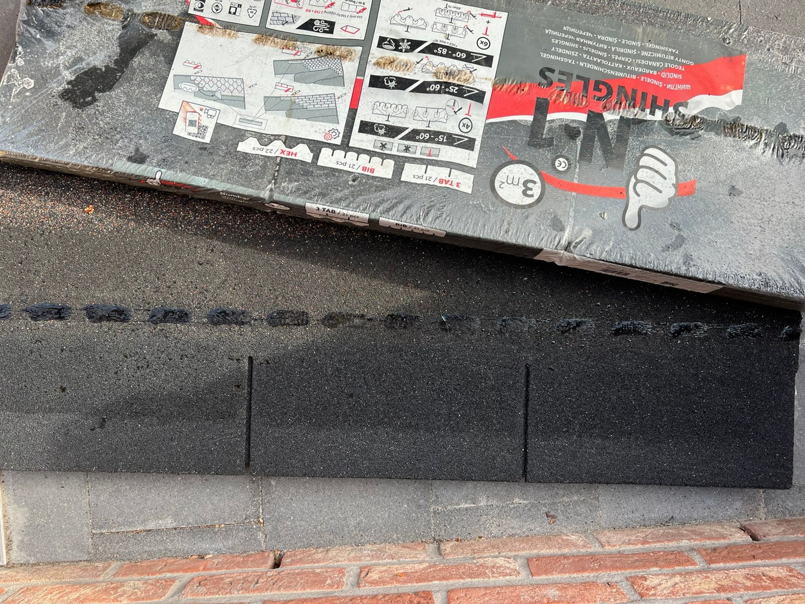 Bardeaux de toit noirs de 12 m2 neufs  - 4 paquets, Neuf