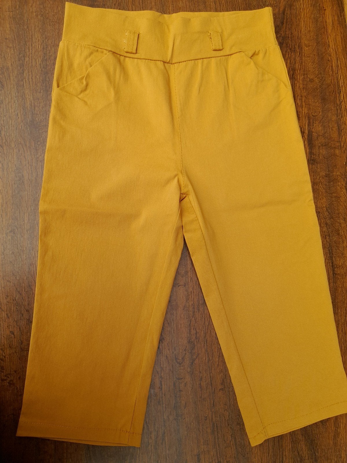 Mosterdkleurige korte broek, Kleding | Dames, Ophalen of Verzenden, Nieuw, Maat 38/40 (M)