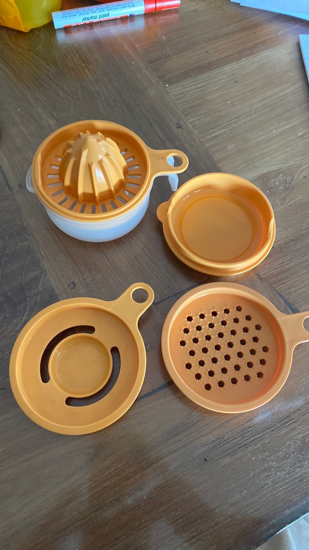 Tupperware koksmaatje 5 delig. Raspen. opvangen.persen.eierd, Huis en Inrichting, Ophalen, Gebruikt, Wit