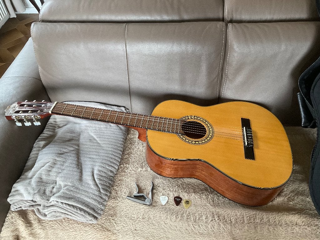 Akoestische gitaar met vele extra’s, Muziek en Instrumenten, Ophalen, Gebruikt, Klassieke of Spaanse gitaar
