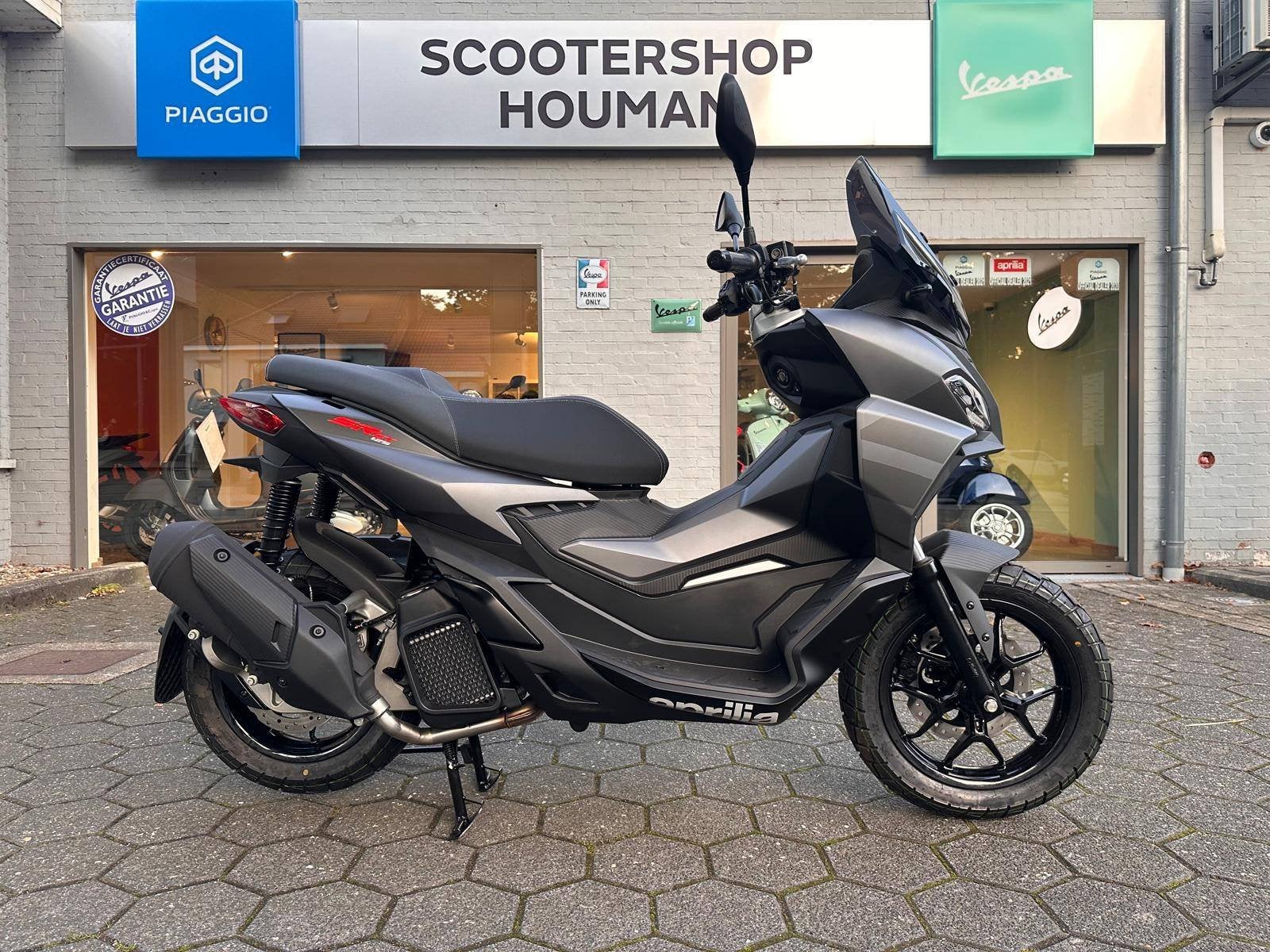 Aprilia SR GT 125cc Street Grey (nr.3), Vélos & Vélomoteurs, Neuf, Autres modèles, 125 cm³, Essence