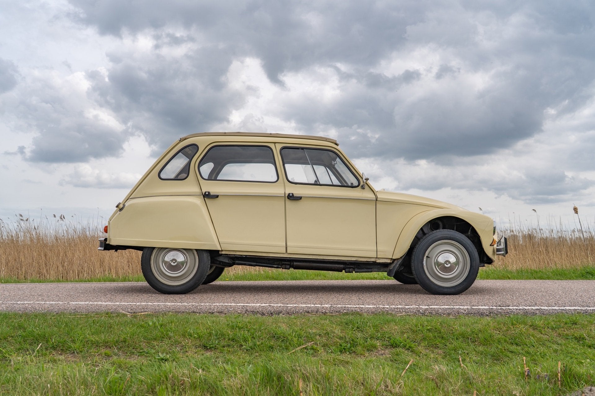 Citroen Dyane 6 Confort, Auto's, Oldtimers, Voorwielaandrijving, 4 deurs, Citroën, Beige