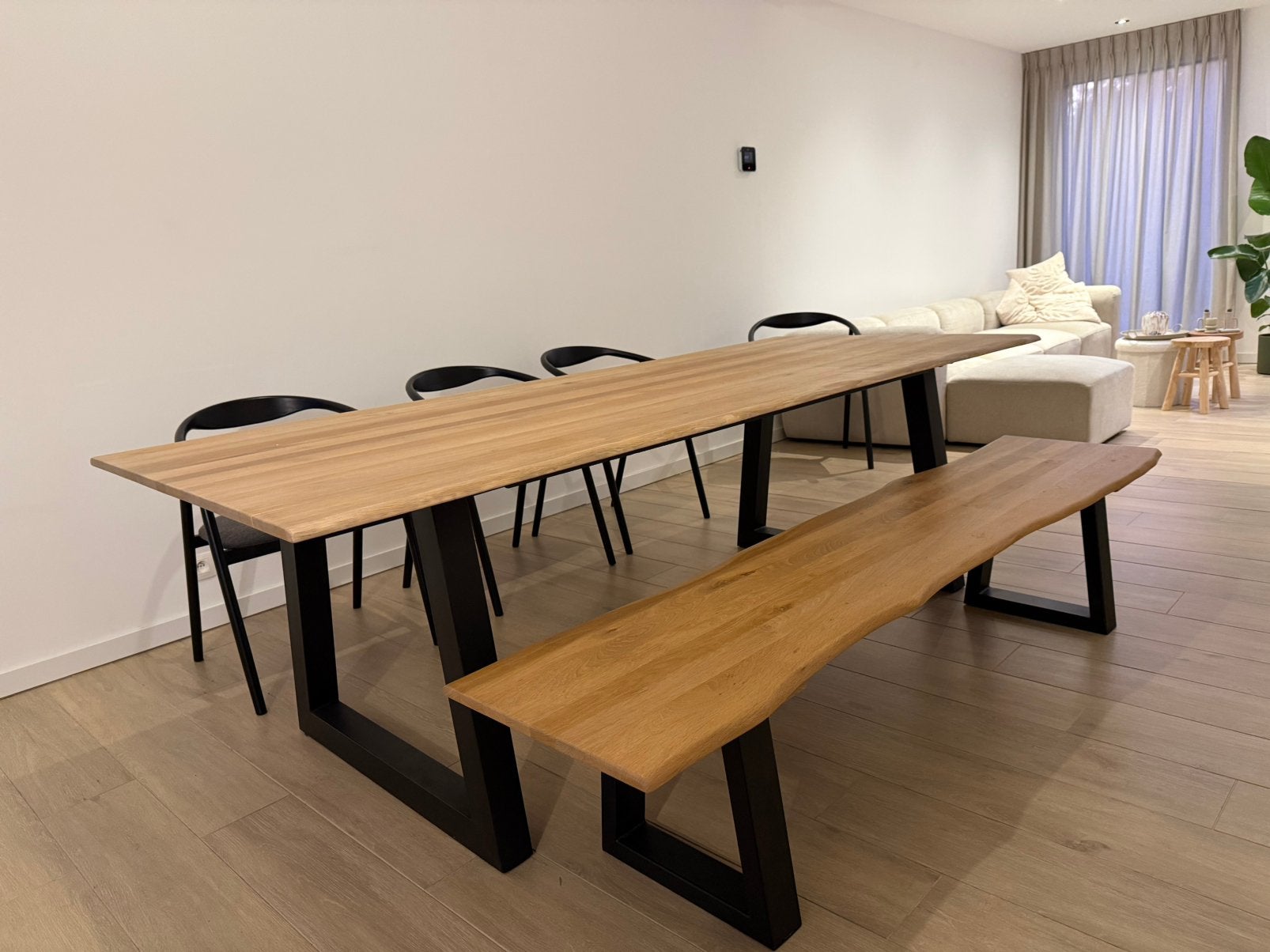 Massieve eiken tafel met zitbank, Huis en Inrichting, Tafels | Eettafels, Ophalen, Zo goed als nieuw