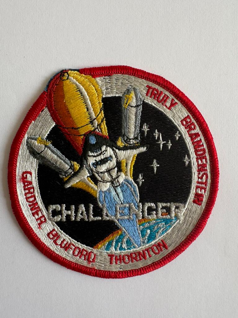 NASA STS-8 space shuttle mission patch, Verzamelen, Luchtvaart en Vliegtuigspotten, Ophalen of Verzenden, Zo goed als nieuw