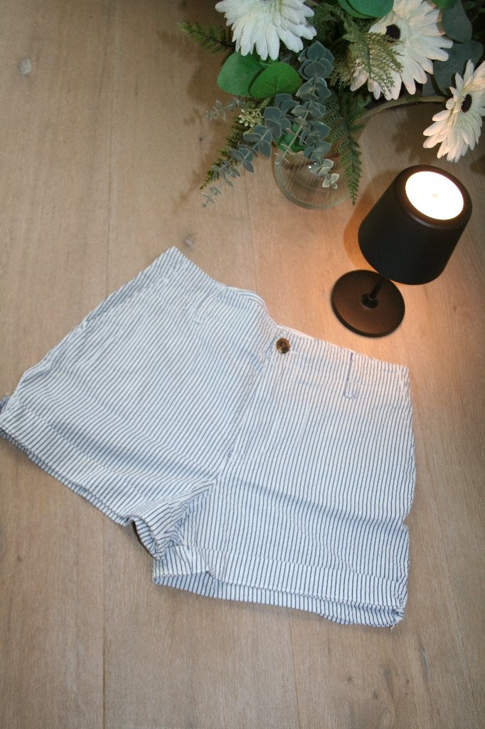 Maat 36 - H&M - gestreepte short, Kleding | Dames, Broeken en Pantalons, Ophalen of Verzenden, Zo goed als nieuw, Maat 36 (S)