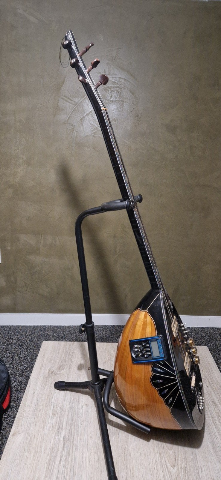 Elektro baglama set met Joyo versterker en Zoom G1 four, Muziek en Instrumenten, Snaarinstrumenten | Gitaren | Bas, Ophalen, Zo goed als nieuw