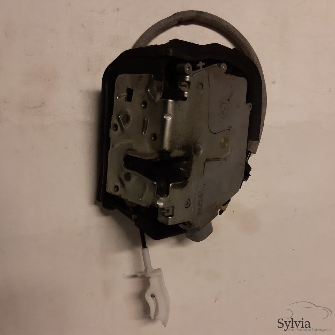 Deurslot links achter binnenzijde deur BMW X5 serie E53 8402, Gebruikt, -, -, Ophalen of Verzenden
