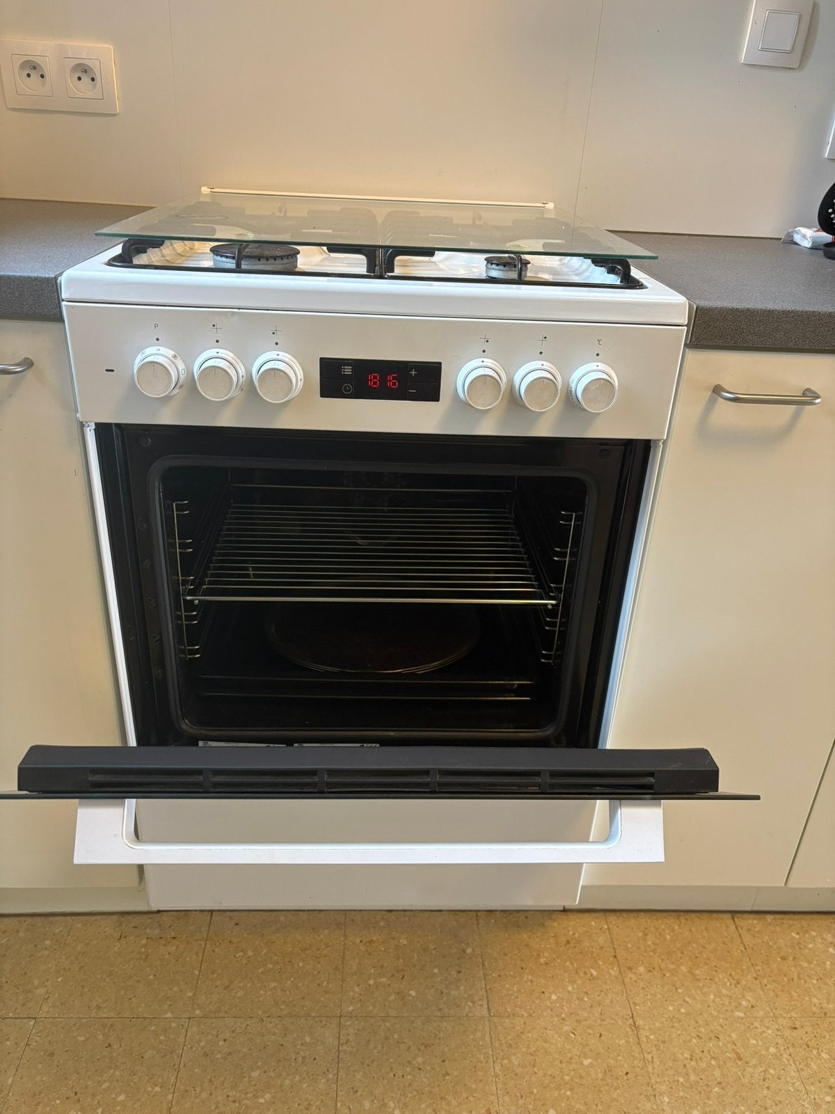 Kookfornuis met oven te koop op gas, Elektronische apparatuur, Ophalen, Zo goed als nieuw