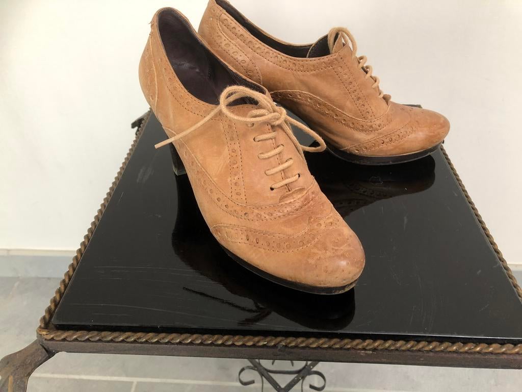 Bruine pump Veterschoen op hoge hak, Kleding | Dames, Pumps, Bruin, Ophalen of Verzenden, Zo goed als nieuw