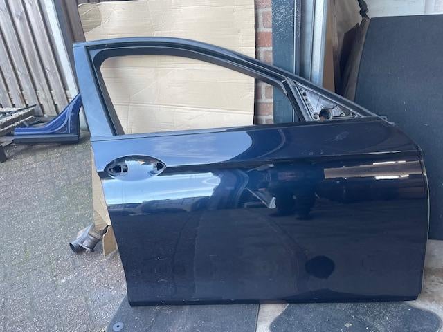 PORTIER RECHTS VOOR BMW 5 serie Touring (F11), Gebruikt, Dhr. R. de Gouw, Deur, De Bloemendaal 21 21
5221 EB  'S HERTOGENBOSCH, NL