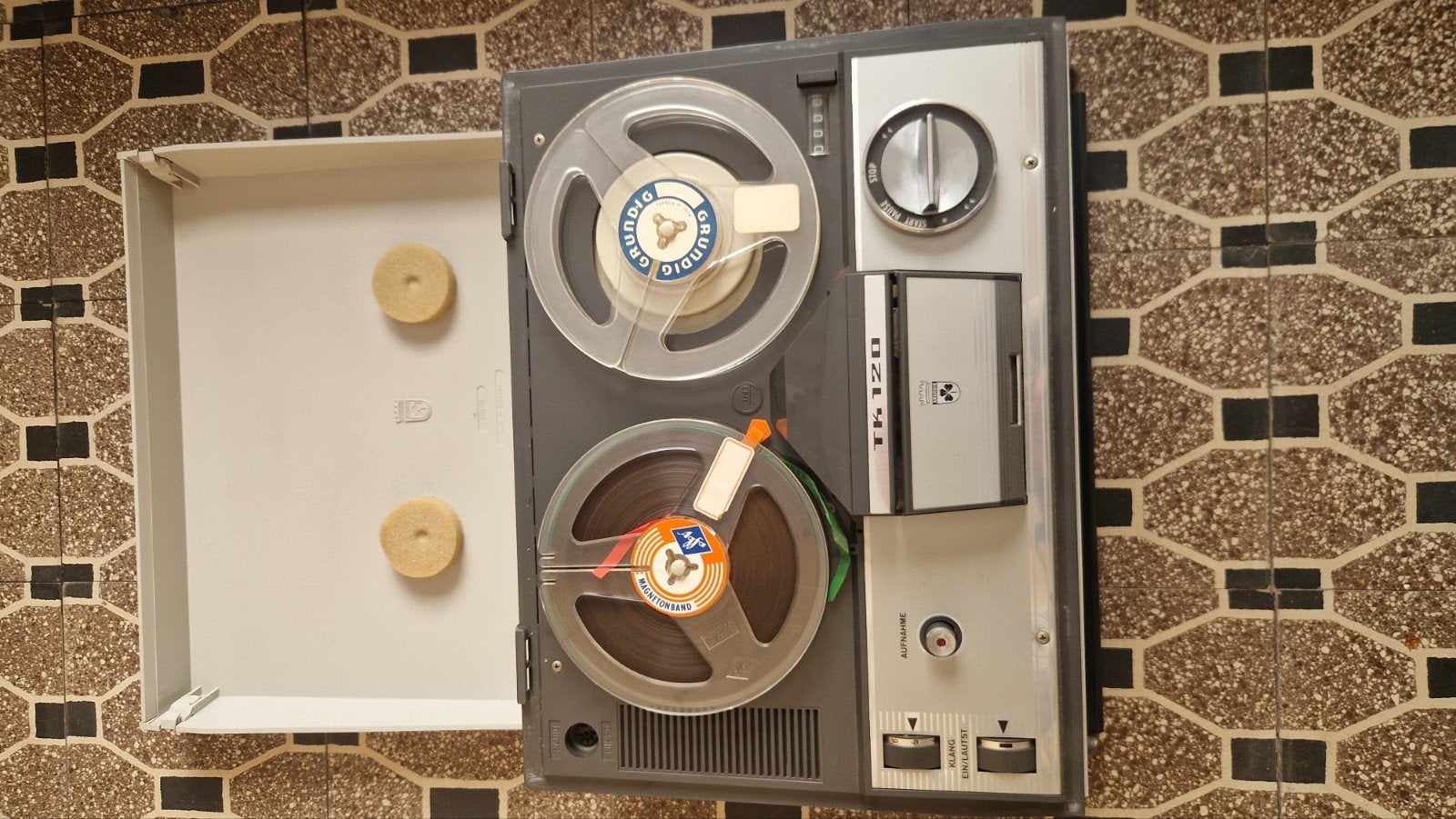 Grundig TK120, Ophalen, Bandrecorder