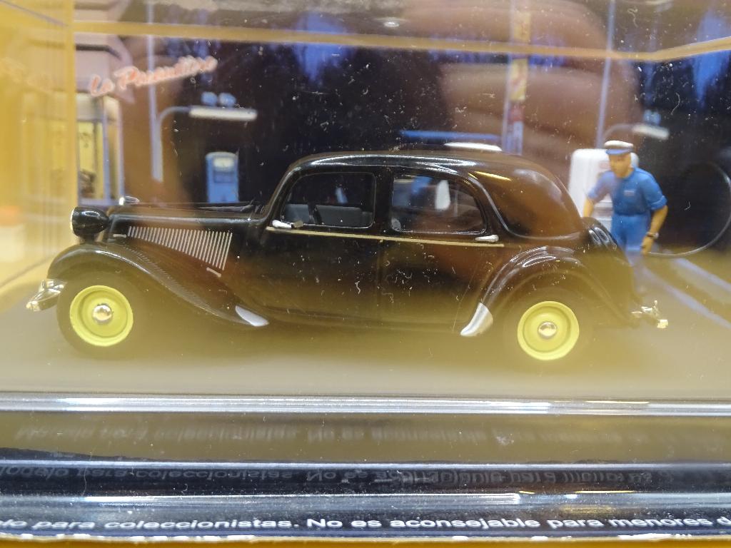 Citroën traction 11 1:43 Diorama/La route Bleue, Hobby & Loisirs créatifs, Enlèvement ou Envoi, Neuf, Voiture, Autres marques
