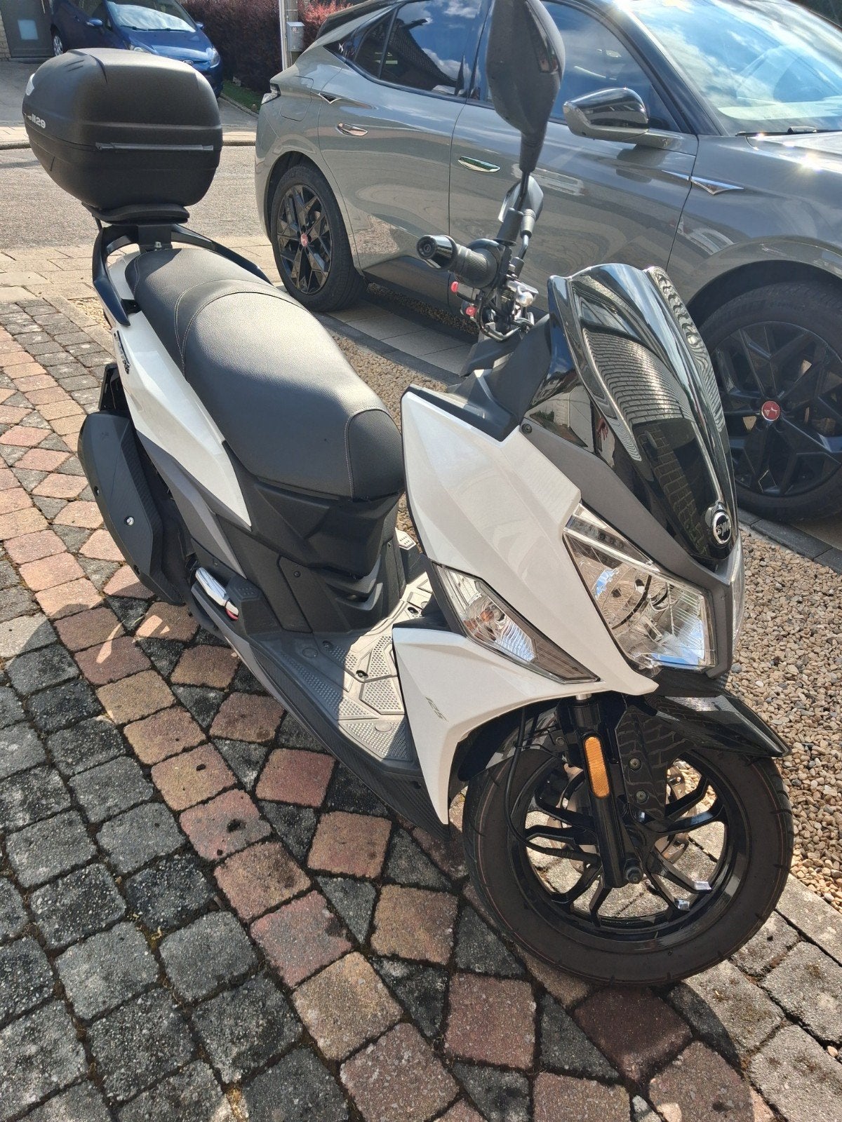 Scooter  125 sym jet 14 avec 2500km état comme neuf, Vélos & Vélomoteurs, SYM