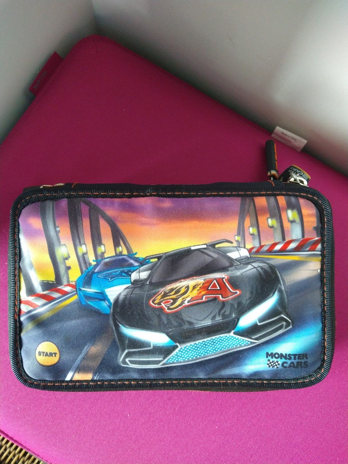 Monster Cars 3, vaks pennenzak, Diversen, Schoolbenodigdheden, Ophalen