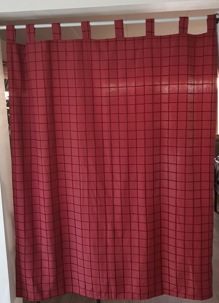 Lot de 4 tentures motif carrés rouges, Enlèvement