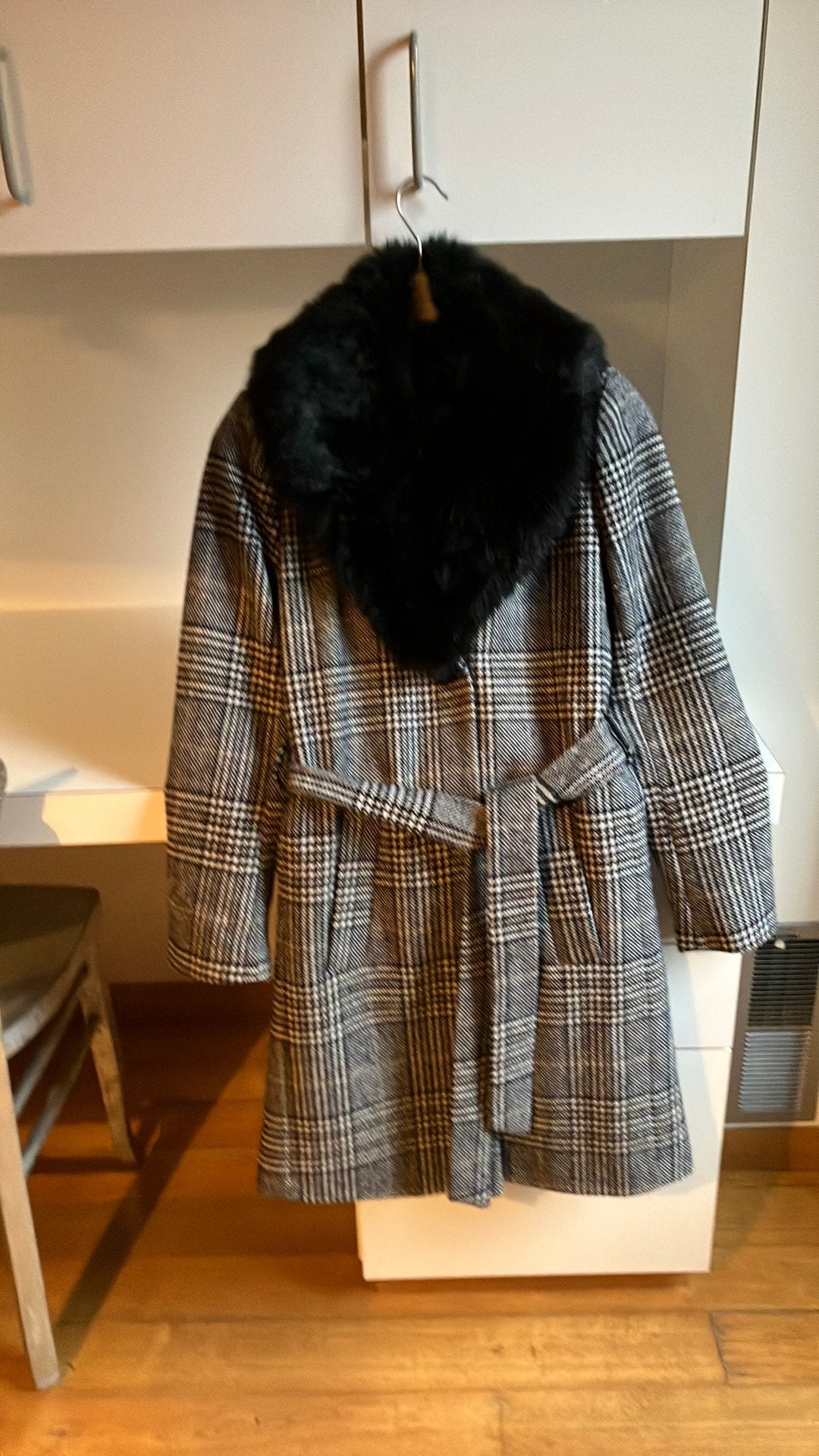 Damesjas afneembare pelskraag maat 38, Kleding | Dames, Ophalen, Nieuw, Maat 38/40 (M), Zwart