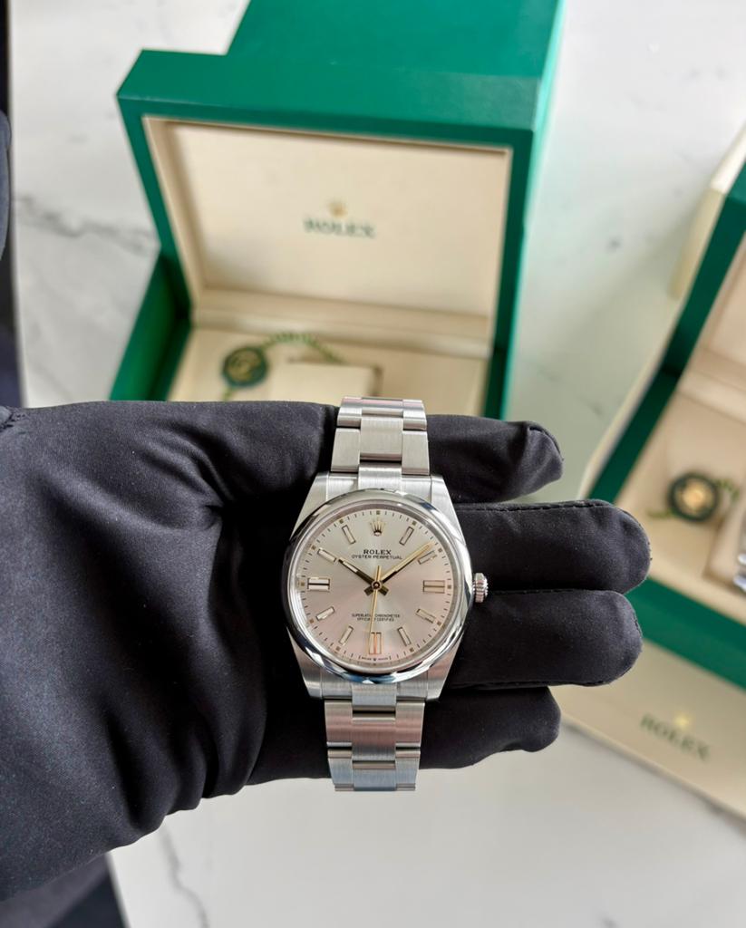 Rolex Oyster Perpetual 41mm 2025, TRÈS PEU PORTÉE, Ophalen of Verzenden, Zo goed als nieuw, Rolex