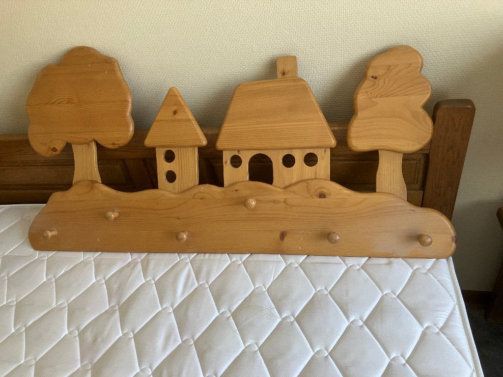 Porte-manteau en bois, Enfants & Bébés, Enlèvement