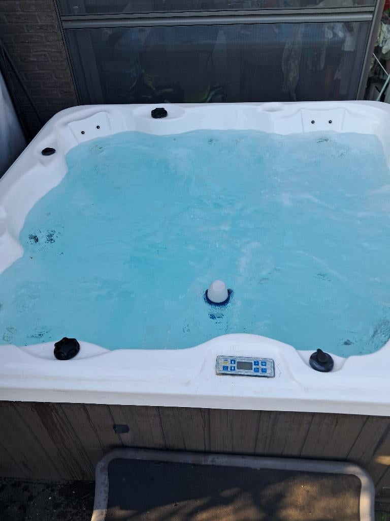 Jacuzzi, Tuin en Terras, Bubbelbaden en Hottubs, Ophalen, Gebruikt, Trap, Vast