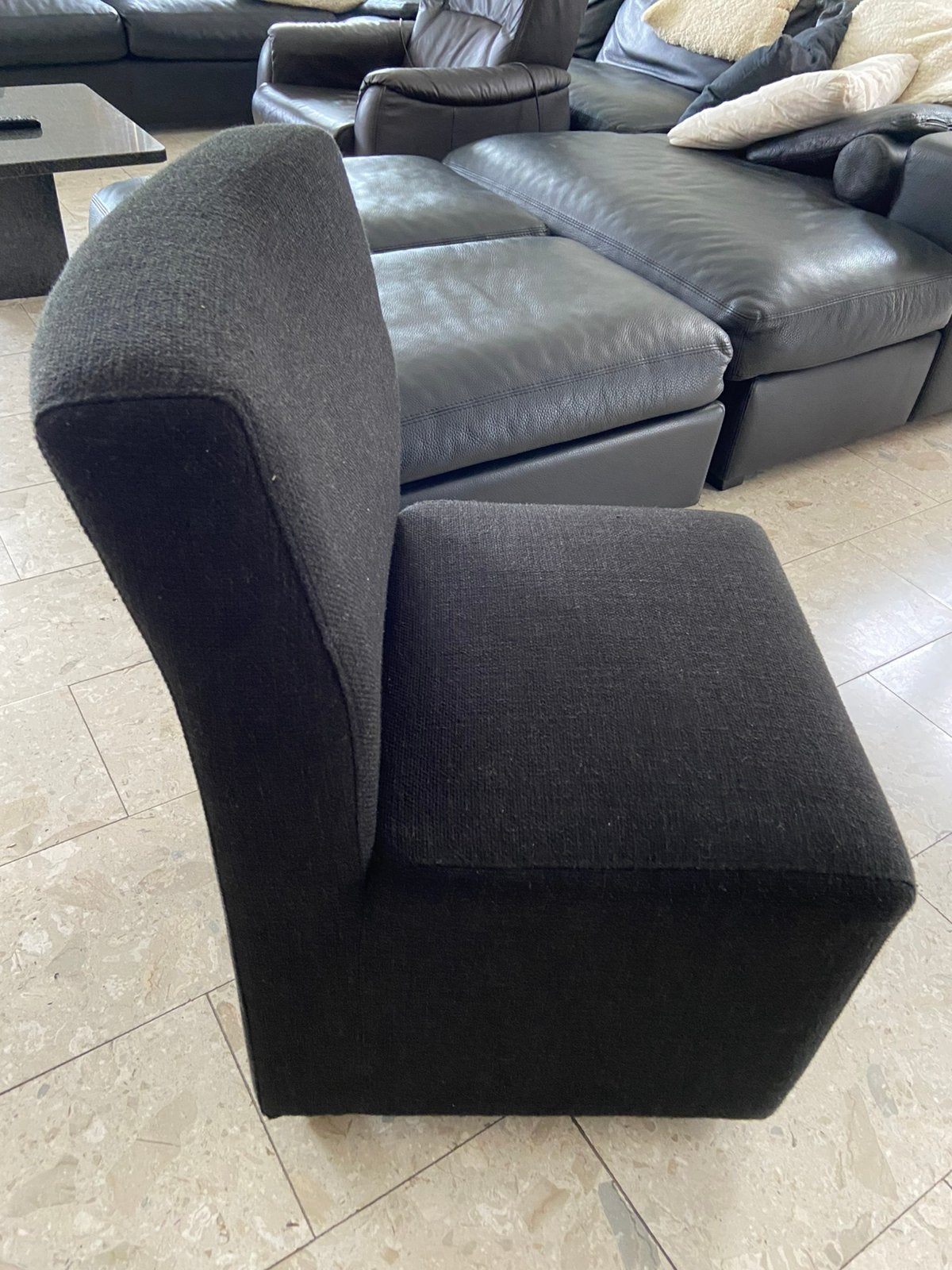 8 belles chaises noires à roulettes, Enlèvement, Modern, Tissus, Noir
