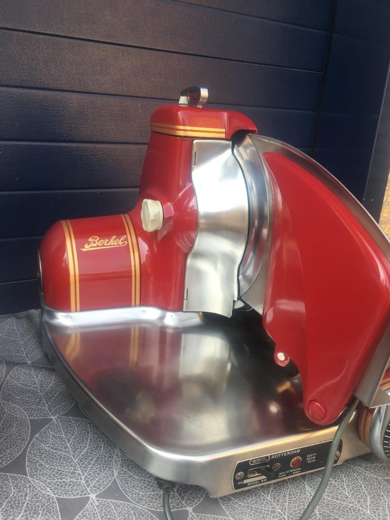 Berkel 834 snijmachine evt met bijpassende weegschaal kleur, Snijmachine, Ophalen, Zo goed als nieuw