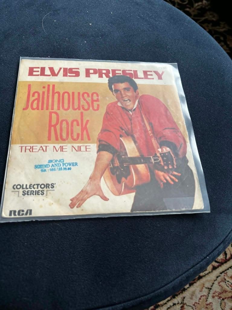 Elvis single Jailhouse rock/treat me nice. Franse persing,, Cd's en Dvd's, Vinyl Singles, Gebruikt, 7 inch, Ophalen of Verzenden