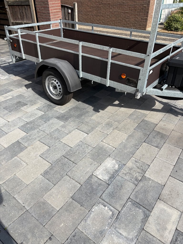 Nieuwe aanhanger, Enlèvement, Neuf