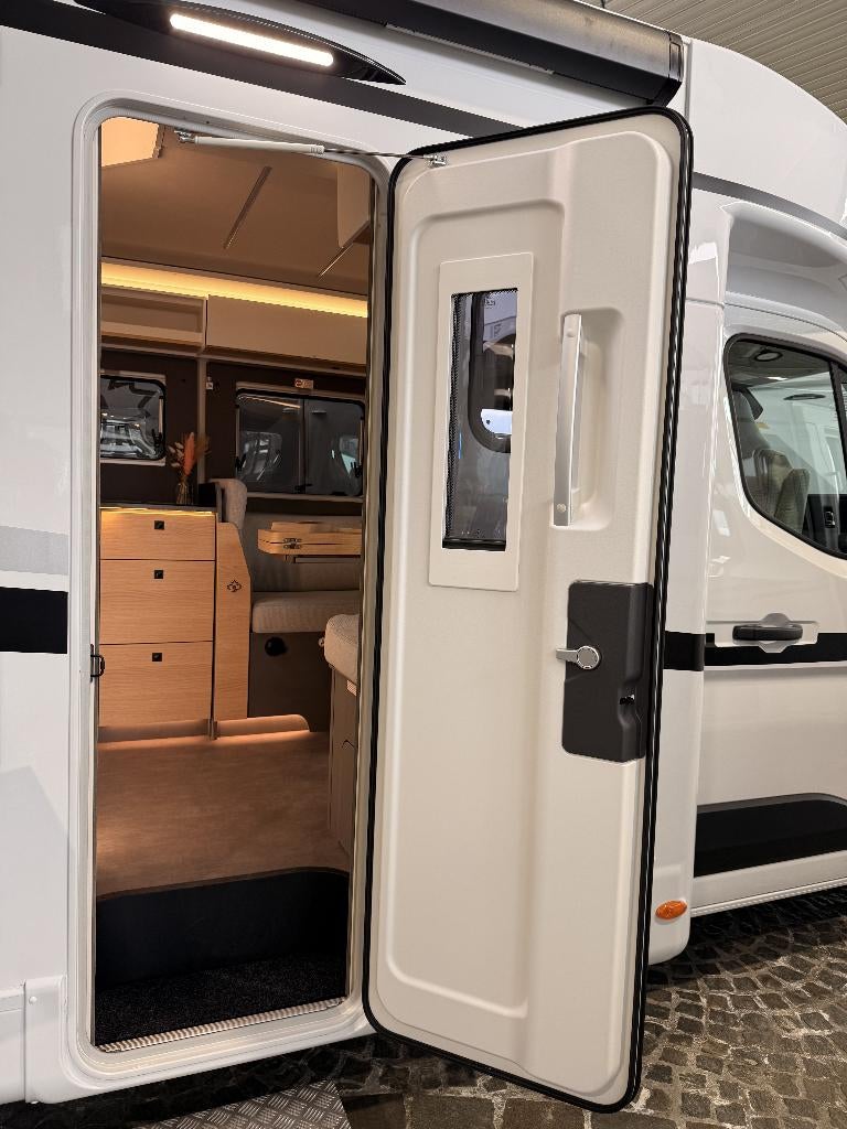 Ahorn Camp TE 740 Plus | Twinbedden + Hefbed | Full-Option, 7 tot 8 meter, Bedrijf, Diesel, Koelkast