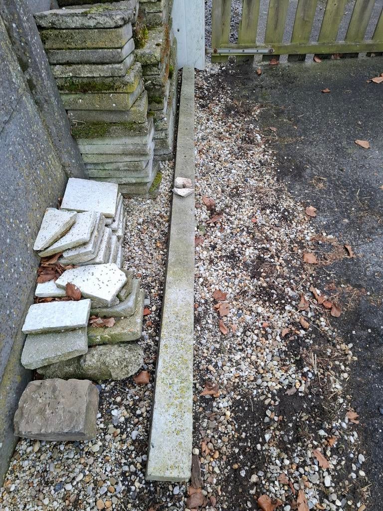 Beton paal 3m (gratis ophalen Hechtel), Enlèvement