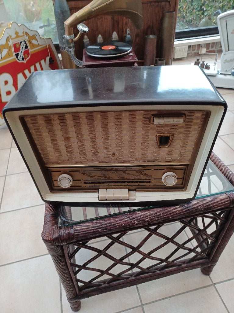 Oud  radio  op  lampen  speelt  nog, Muziek en Instrumenten, Overige Muziek en Instrumenten, Ophalen, Gebruikt