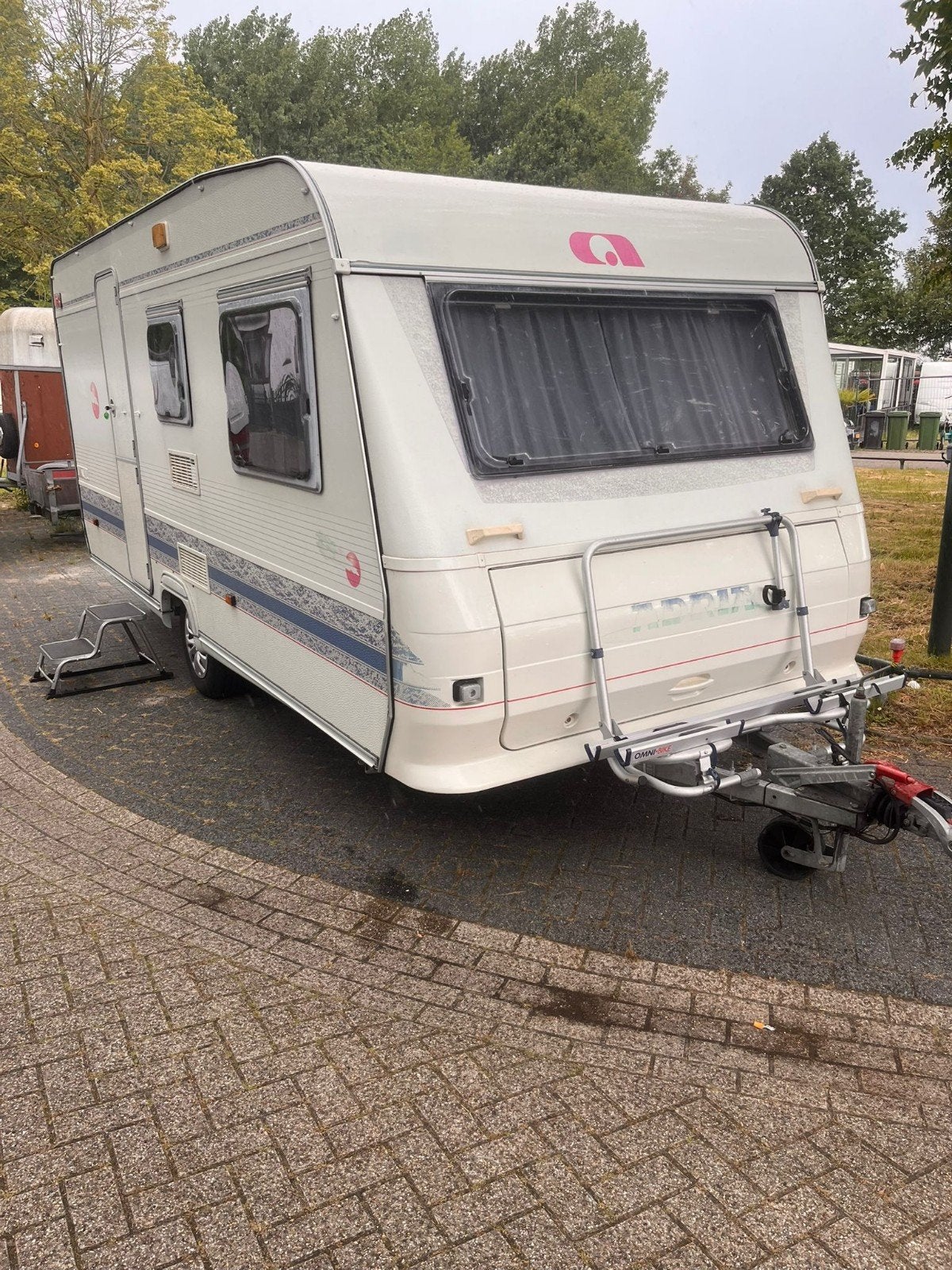 adria stappelbed opbouw 495, Caravanes & Camping, Caravanes, Lits superposés, Particulier, Adria, Poêle