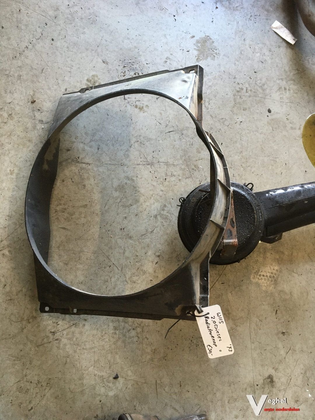 mercedes w115 '73 2.0 diesel radiateurkap, Auto-onderdelen, Gebruikt, -, -, Ophalen of Verzenden