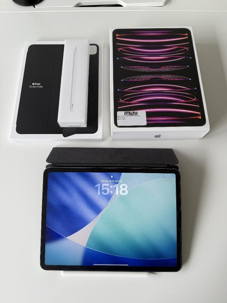iPad Pro 11 inch 2022 wifi 256Gb inclusief pencil en hoes, Zwart, 11 inch, Ophalen of Verzenden, Zo goed als nieuw