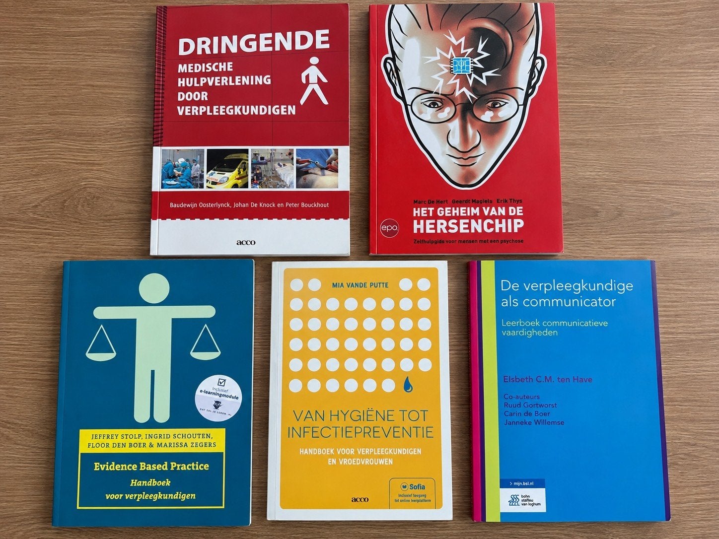verpleegkunde boeken, Boeken, Ophalen of Verzenden, Zo goed als nieuw, Overige niveaus, Huishoudkunde of Verzorging