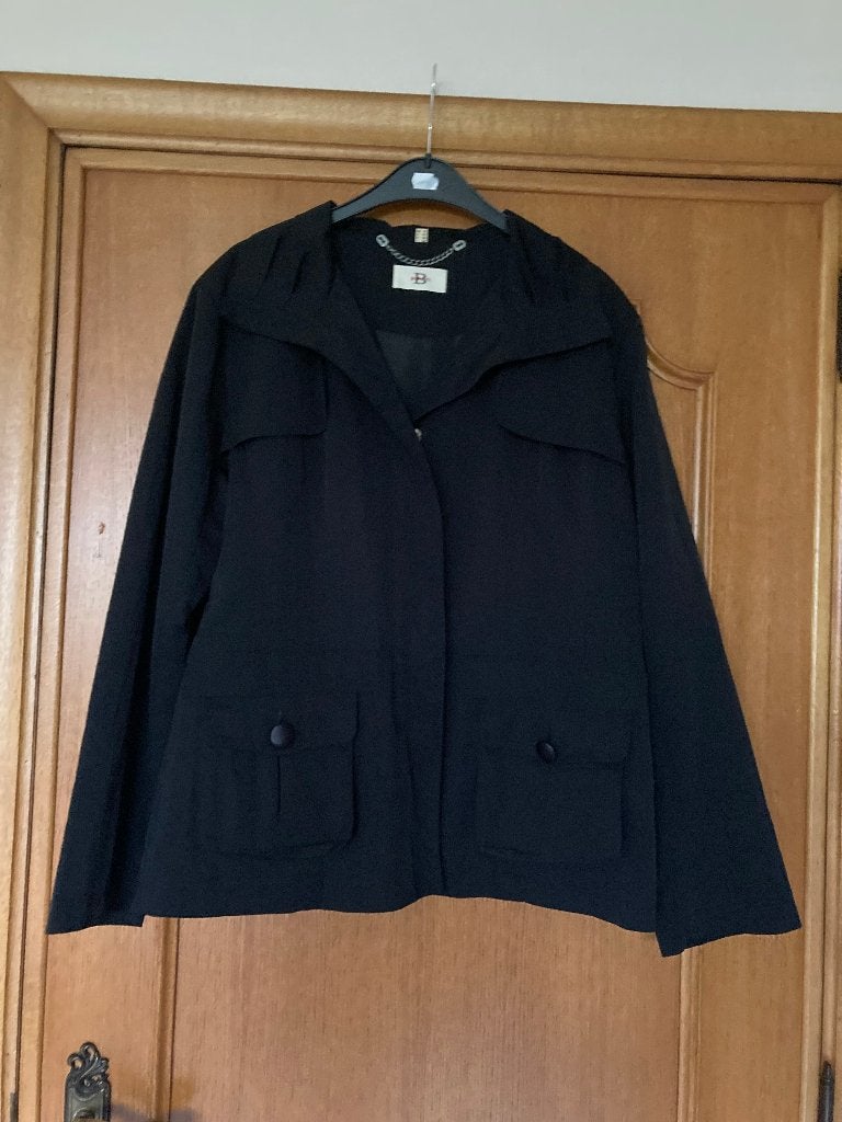 Zwarte regenvest met rits, Bellisimo, maat 44, Kleding | Dames, Zwart, Maat 42/44 (L), Ophalen of Verzenden, Zo goed als nieuw
